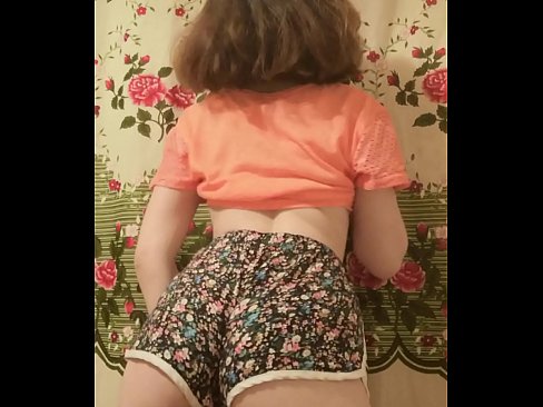 ❤️ セクシーな若いベイブがカメラでショーツを脱ぐ ❤  at us ja.trysex.ru ❌️