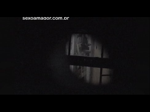 ❤️ ブロンドが空洞のレンガの後ろに隠れた近所の盗撮犯に密かにビデオ撮影される ❤  at us ja.trysex.ru ❌️
